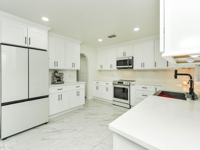 7561 LAKE ANDREA CIRCLE, Mount Dora, FL 32757