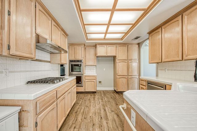 7351 N Antioch Avenue, Fresno, CA 93722