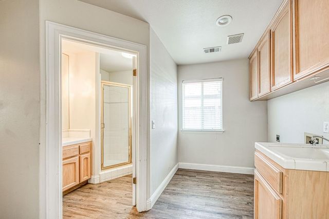 7351 N Antioch Avenue, Fresno, CA 93722