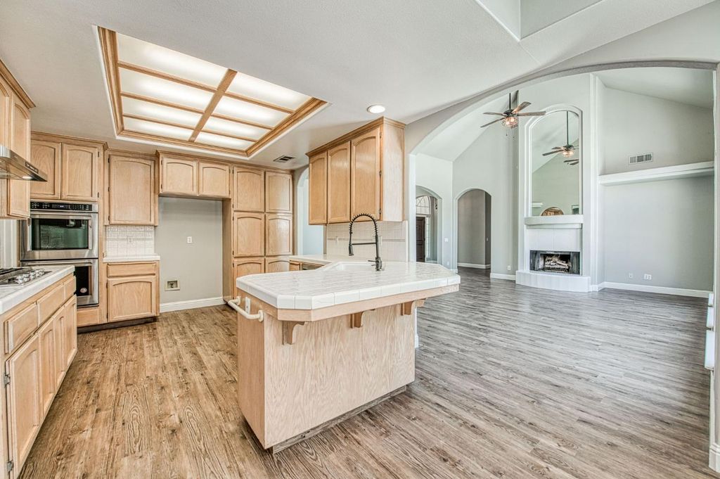 Image 10 of property listing at 7351 N Antioch Avenue, Fresno, CA 93722