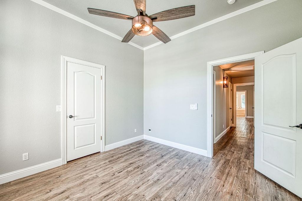 Image 18 of property listing at 7351 N Antioch Avenue, Fresno, CA 93722