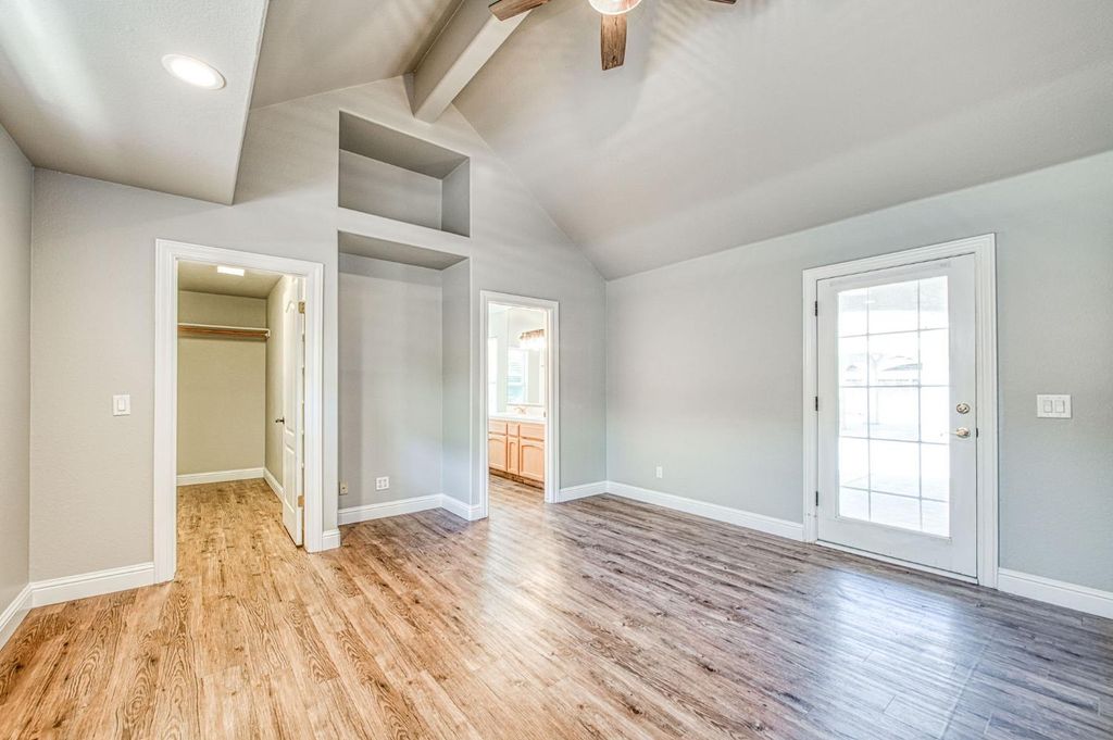 Image 23 of property listing at 7351 N Antioch Avenue, Fresno, CA 93722