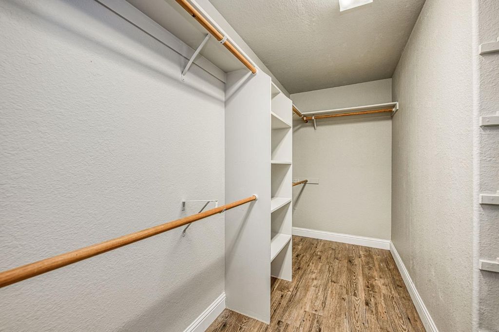 Image 24 of property listing at 7351 N Antioch Avenue, Fresno, CA 93722