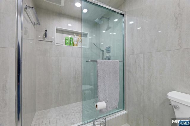 300 Winston 910, Cliffside Park, NJ 07010