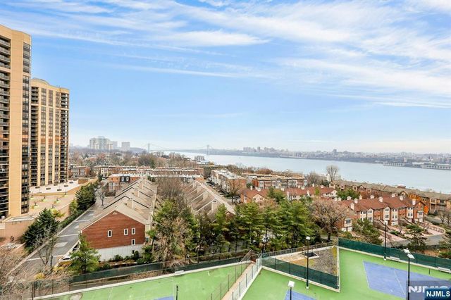 300 Winston 910, Cliffside Park, NJ 07010