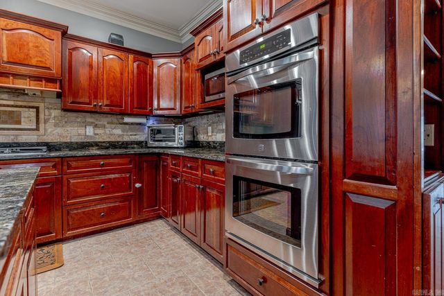 2114 Spring Hollow Dr, Jonesboro, AR 72404