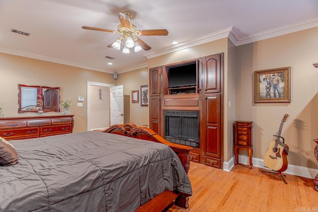 2114 Spring Hollow Dr, Jonesboro, AR 72404