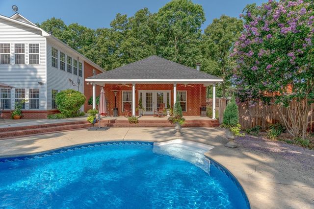 2114 Spring Hollow Dr, Jonesboro, AR 72404