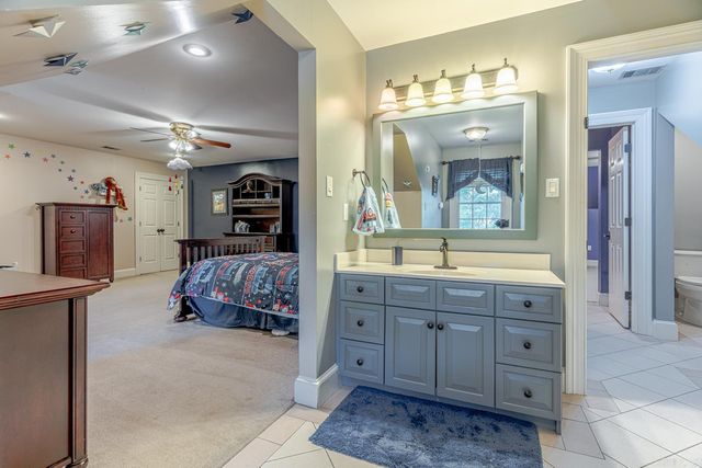 2114 Spring Hollow Dr, Jonesboro, AR 72404