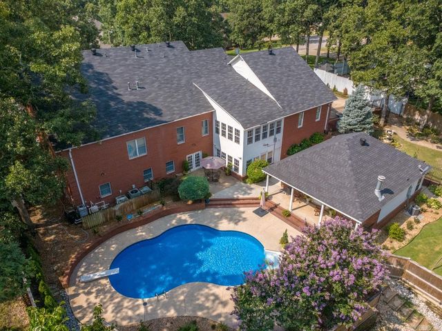 2114 Spring Hollow Dr, Jonesboro, AR 72404