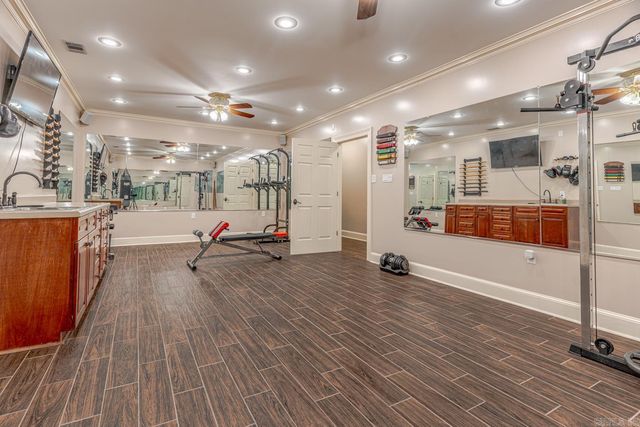 2114 Spring Hollow Dr, Jonesboro, AR 72404