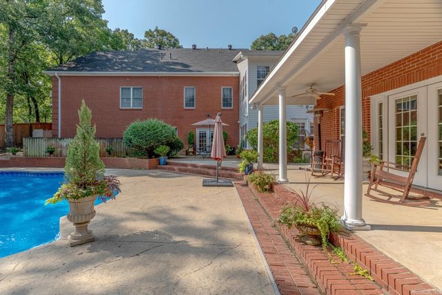 2114 Spring Hollow Dr, Jonesboro, AR 72404