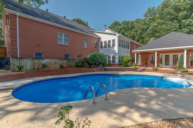 2114 Spring Hollow Dr, Jonesboro, AR 72404
