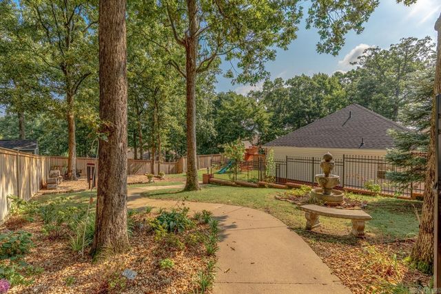 2114 Spring Hollow Dr, Jonesboro, AR 72404