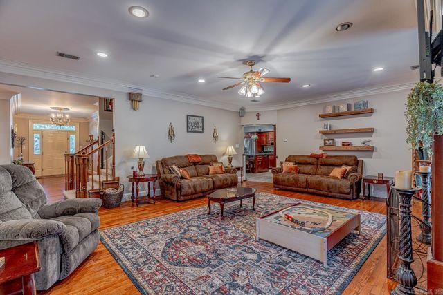 2114 Spring Hollow Dr, Jonesboro, AR 72404