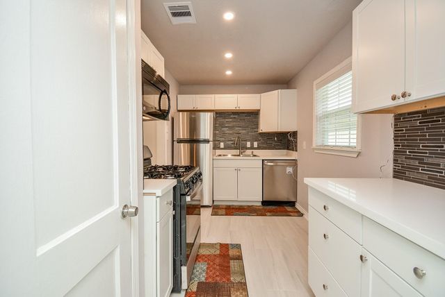 6422 Sherwood Drive, Houston, TX 77021