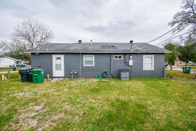 6422 Sherwood Drive, Houston, TX 77021