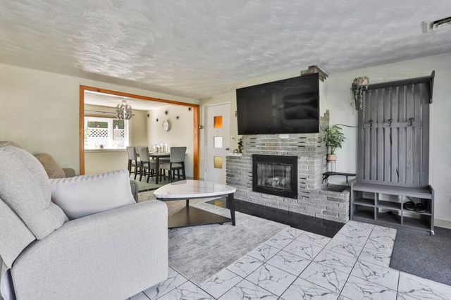 13 Irving Street, Salem, NH 03079