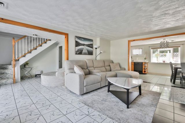 13 Irving Street, Salem, NH 03079