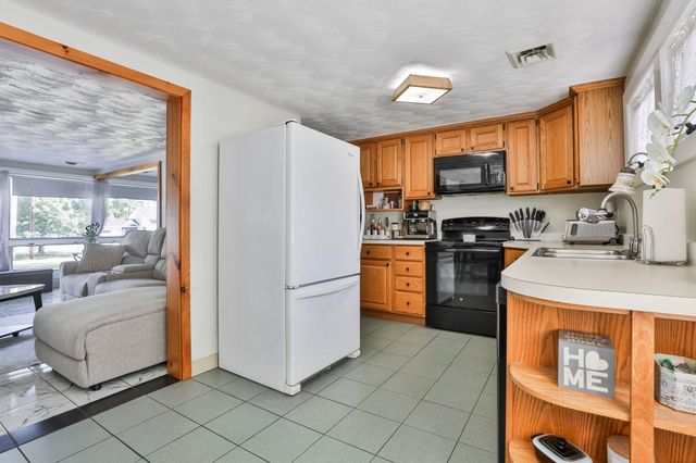 13 Irving Street, Salem, NH 03079