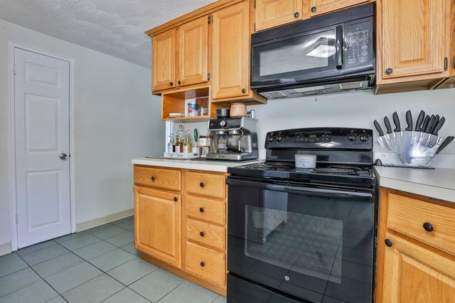 13 Irving Street, Salem, NH 03079