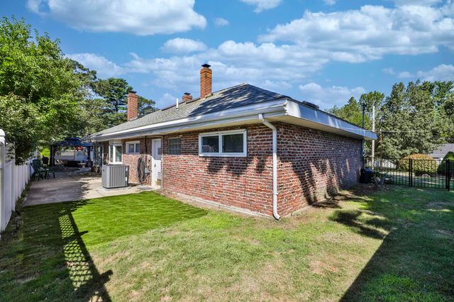 13 Irving Street, Salem, NH 03079