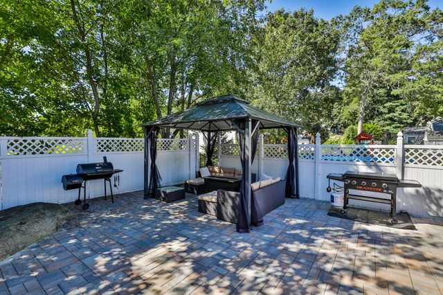 13 Irving Street, Salem, NH 03079