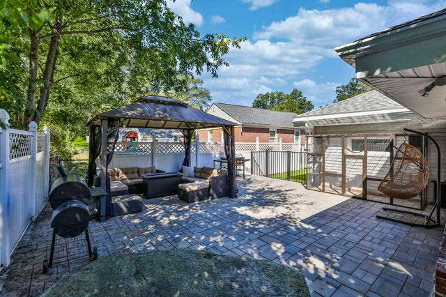 13 Irving Street, Salem, NH 03079