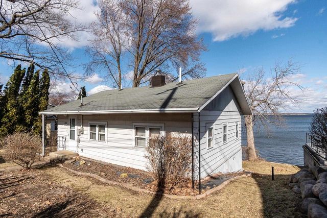 2056 Barber Drive, Stoughton, WI 53589