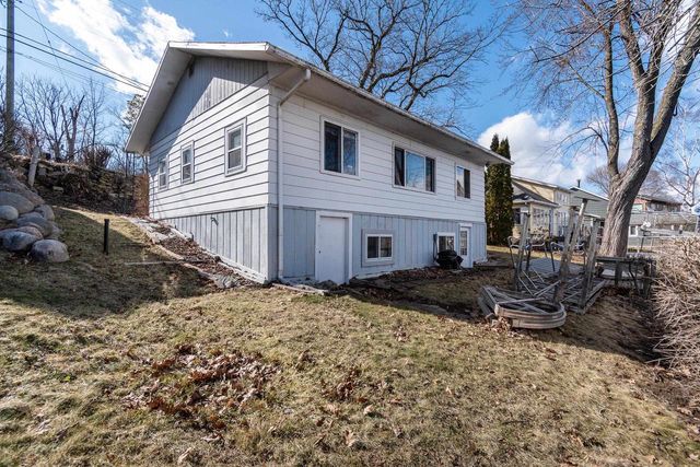 2056 Barber Drive, Stoughton, WI 53589