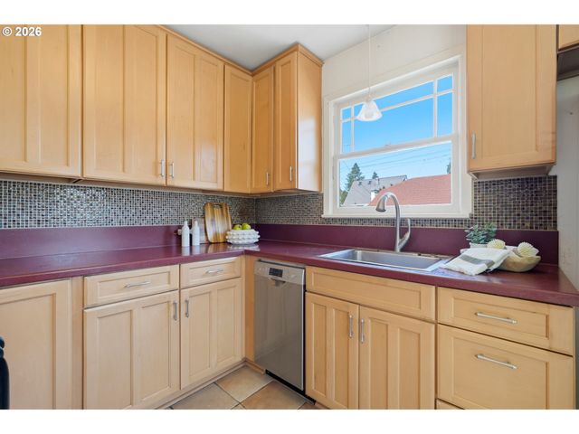 300 W 27TH St, Vancouver, WA 98660