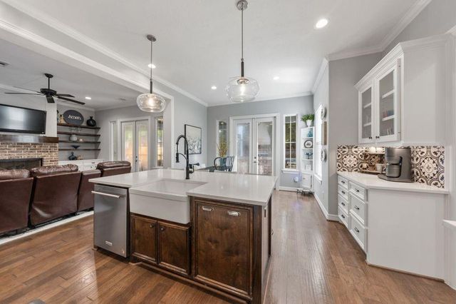 703 Lago Trace Drive, Huffman, TX 77336