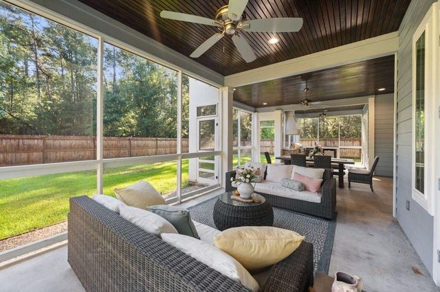 703 Lago Trace Drive, Huffman, TX 77336