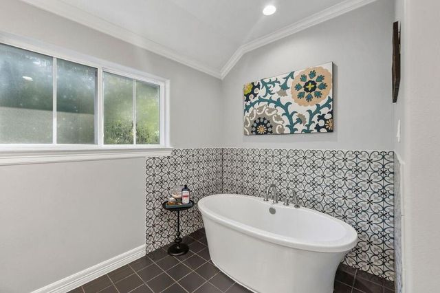 703 Lago Trace Drive, Huffman, TX 77336