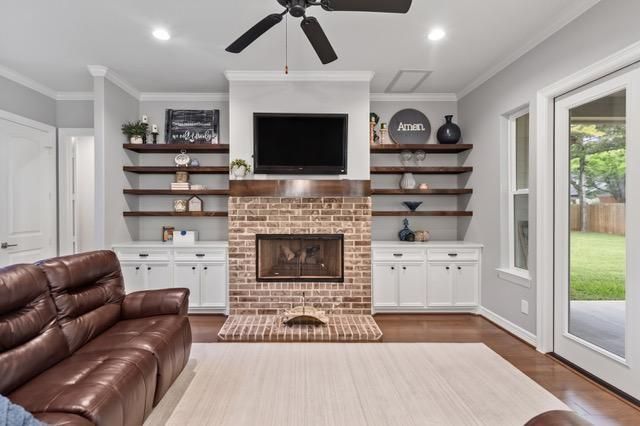 703 Lago Trace Drive, Huffman, TX 77336