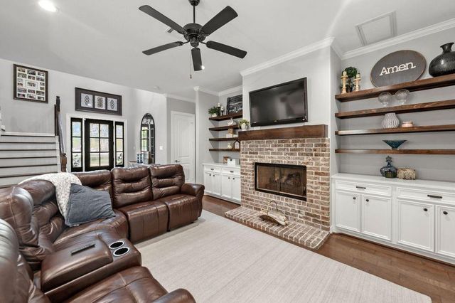 703 Lago Trace Drive, Huffman, TX 77336