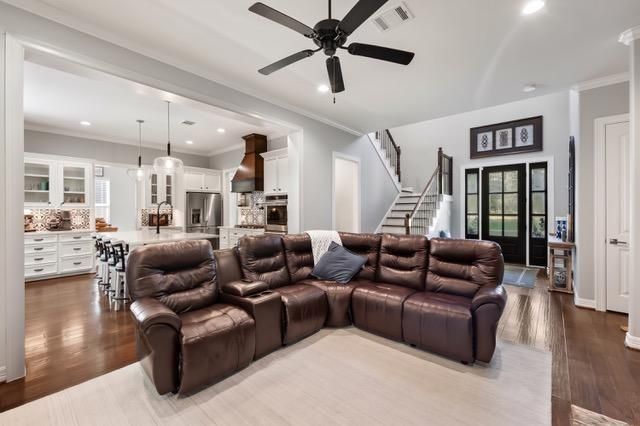 703 Lago Trace Drive, Huffman, TX 77336
