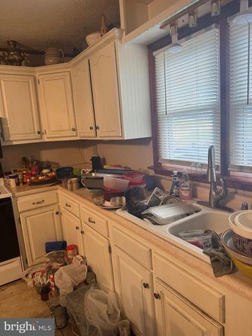 2 MASSANUTTEN PL, Luray, VA 22835