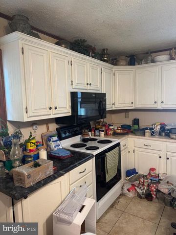 2 MASSANUTTEN PL, Luray, VA 22835