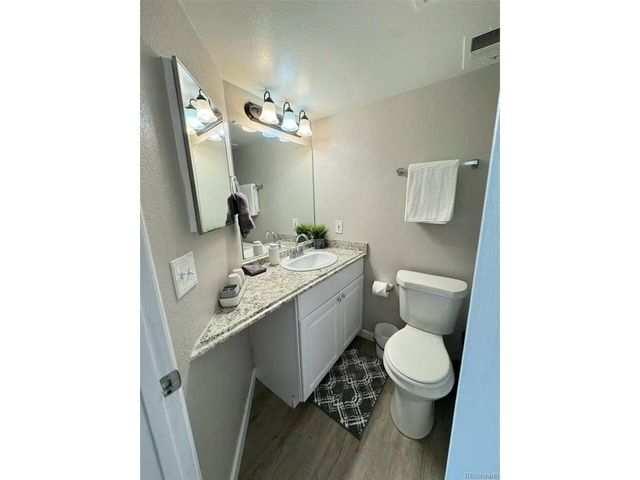 17074 E Tennessee Dr 101, Aurora, CO 80017