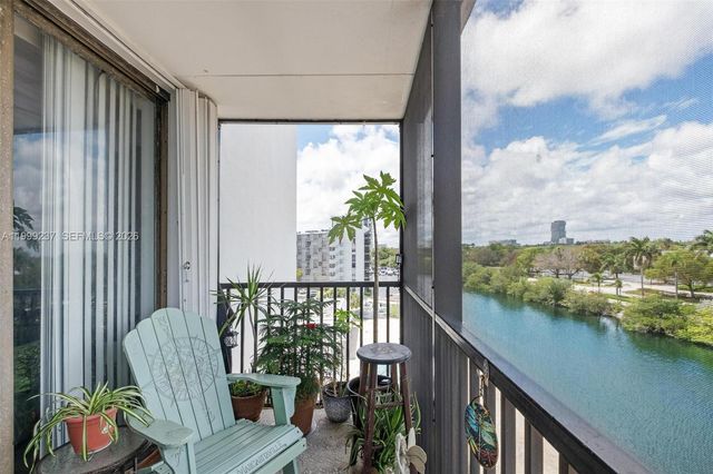 3475 N Country Club Dr 619, Aventura, FL 33180