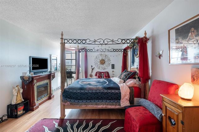 3475 N Country Club Dr 619, Aventura, FL 33180