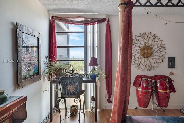 3475 N Country Club Dr 619, Aventura, FL 33180