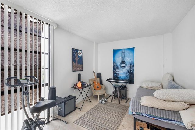 3475 N Country Club Dr 619, Aventura, FL 33180