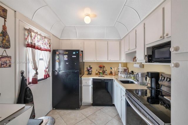 3475 N Country Club Dr 619, Aventura, FL 33180