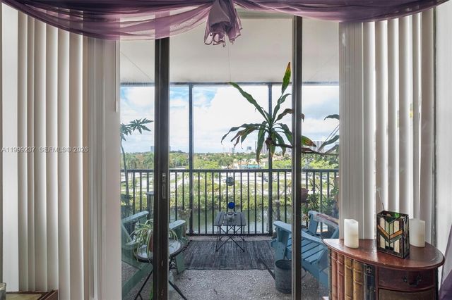 3475 N Country Club Dr 619, Aventura, FL 33180