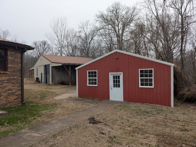 2856 Highway 76, Adams, TN 37010
