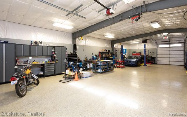 1077 Holden, Milford, MI 48381