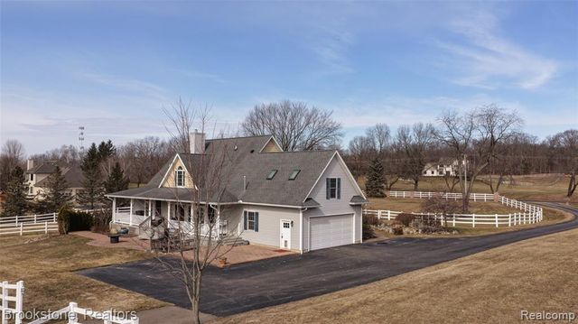 1077 Holden, Milford, MI 48381