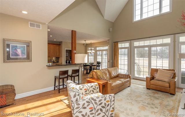 1077 Holden, Milford, MI 48381